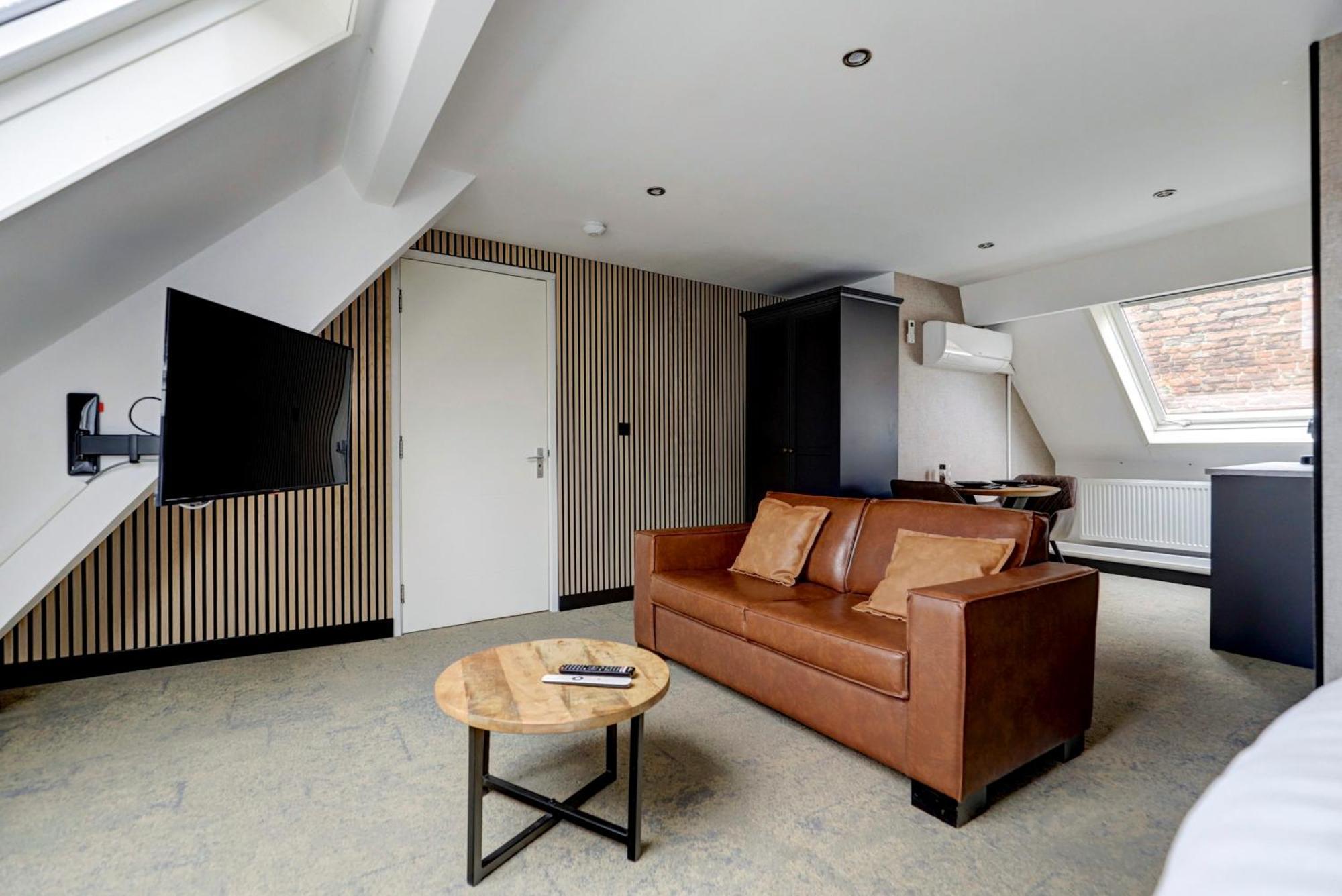 Hotel Buren Buren  Экстерьер фото