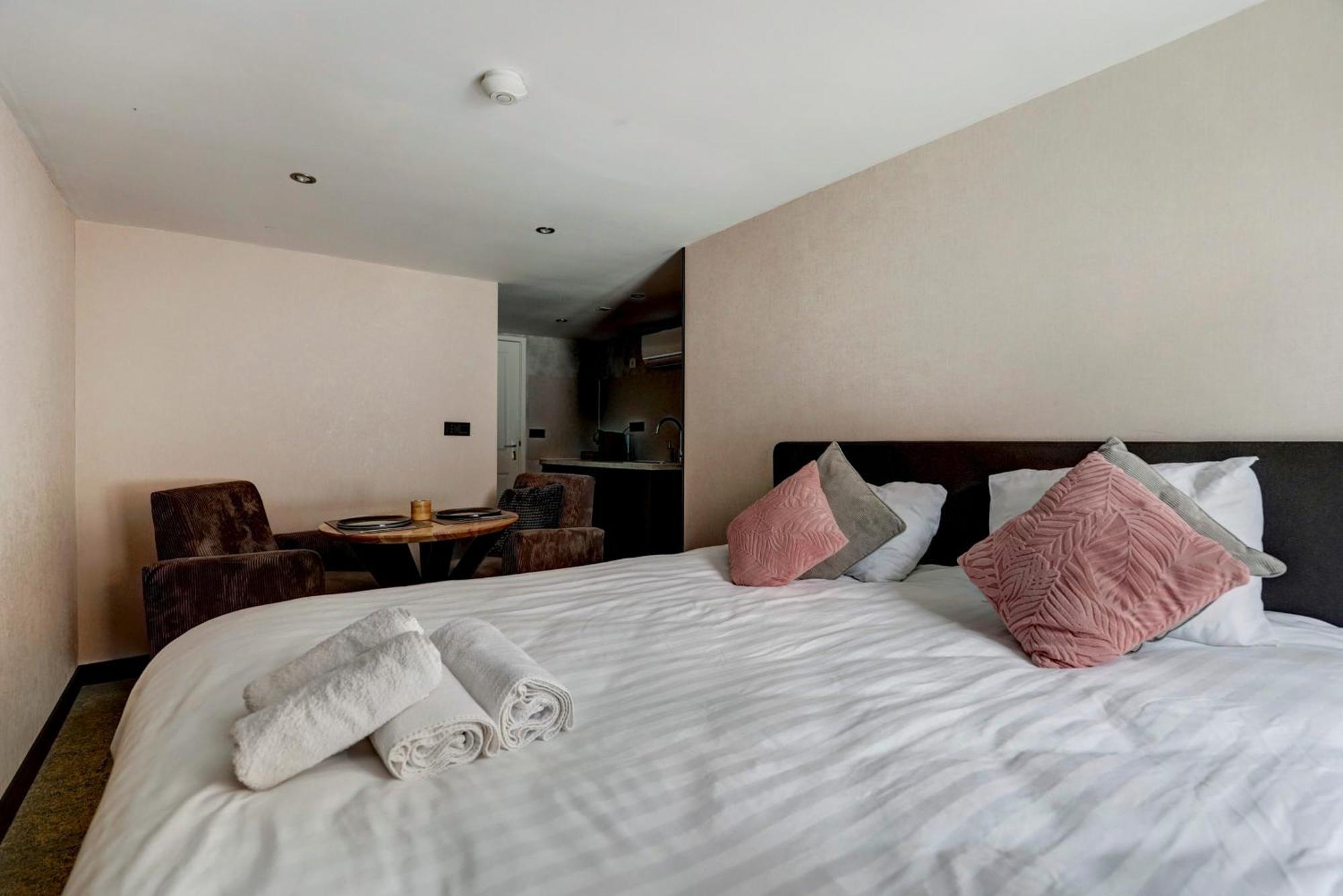 Hotel Buren Buren  Экстерьер фото